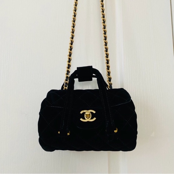Brand New Chanel Made in Italy GWP Black Quilted Velvet Bowling Crossbody Bag - Picture 2 of 16